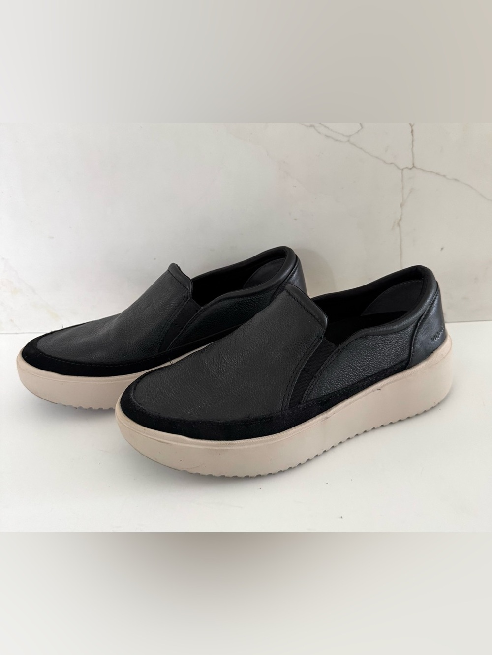 Vionic Womens Kearny Leather Slip On Sneakers Loafers Black 6.5
